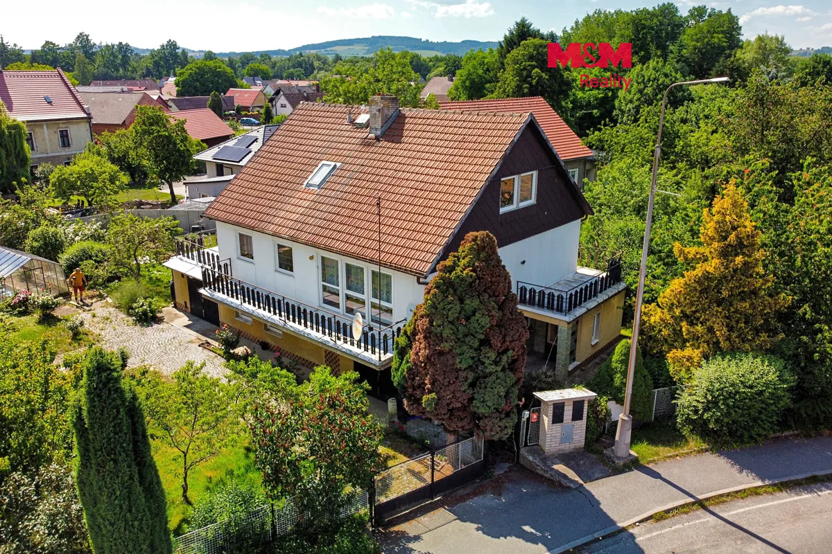 Prodej rodinného domu 226 m², pozemek 980 m²